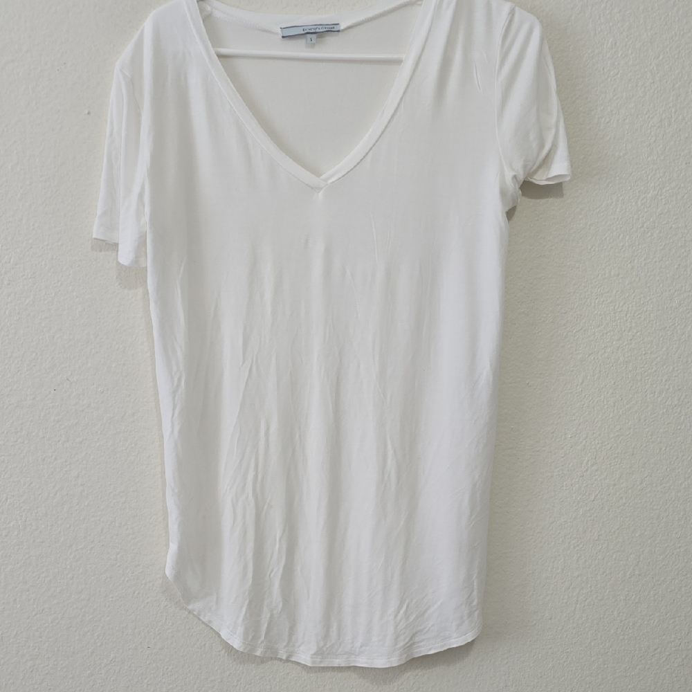 Emma's Closet Classic White V-Neck Women's Tee S